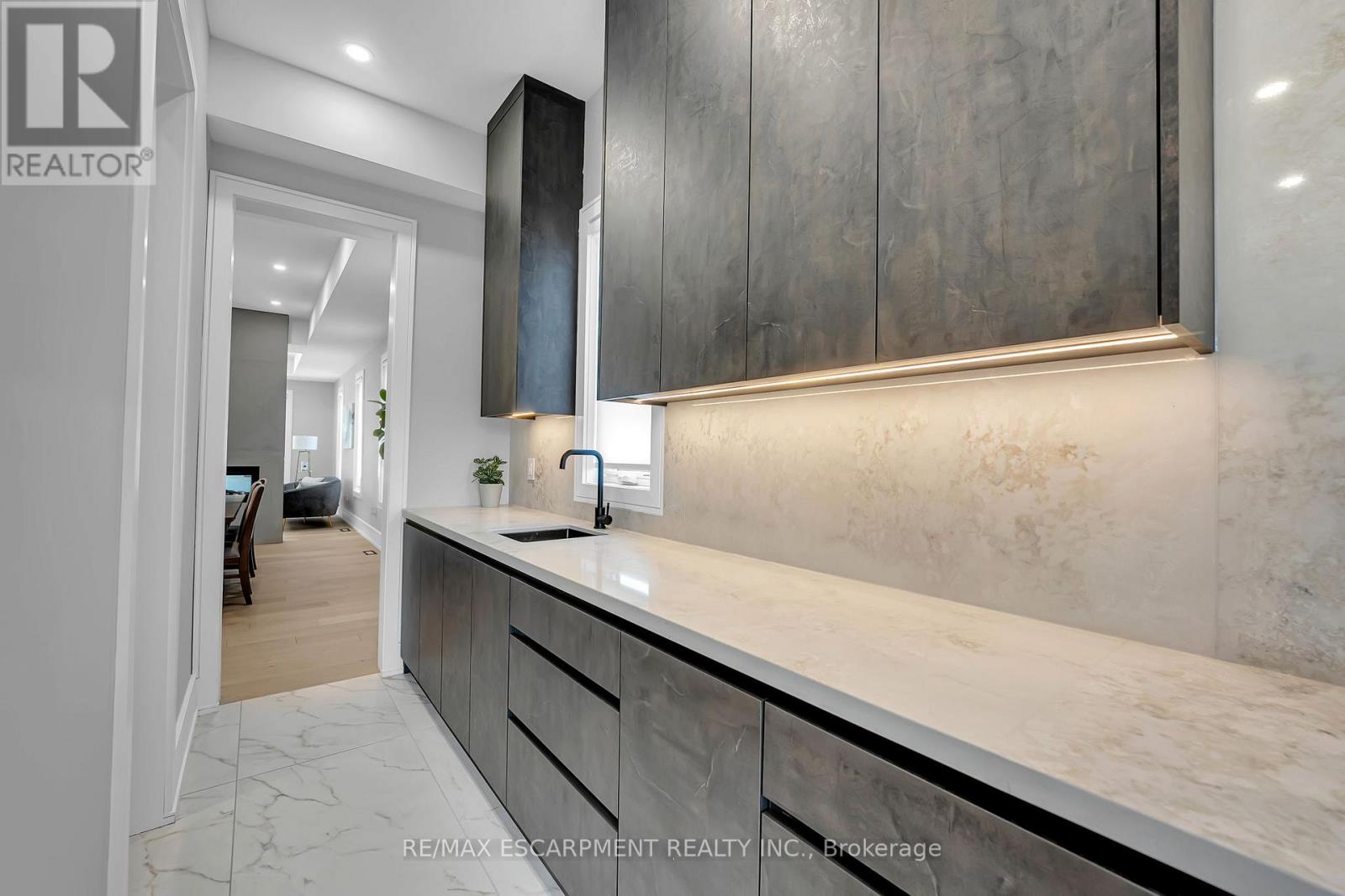 221 Morden Road, Oakville, Ontario  L6K 2S2 - Photo 15 - W13151418