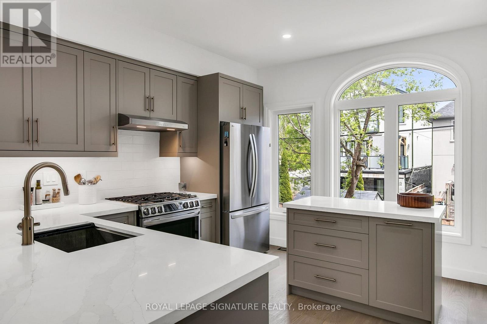 41 San Remo Terrace, Toronto, Ontario  M8Z 6C6 - Photo 9 - W13151506