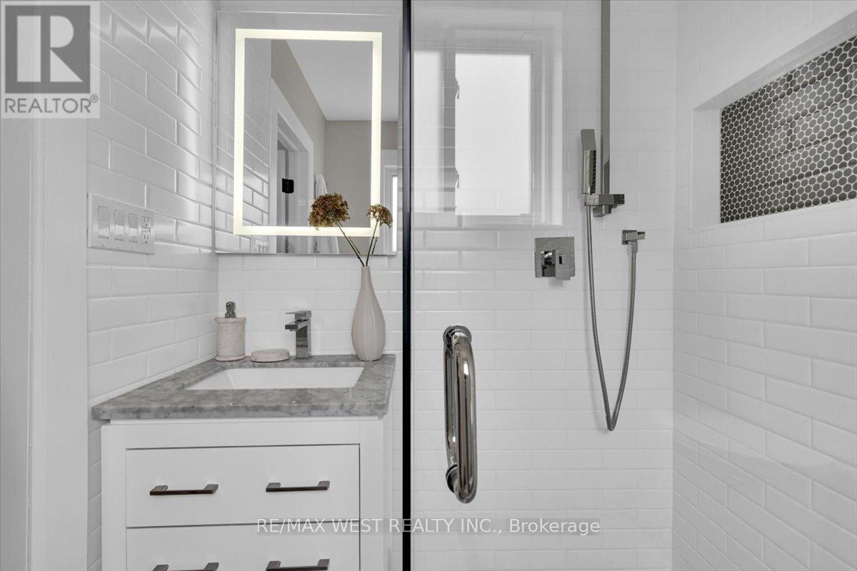 2456 Bridge Road, Oakville, Ontario  L6L 2H1 - Photo 17 - W13151524