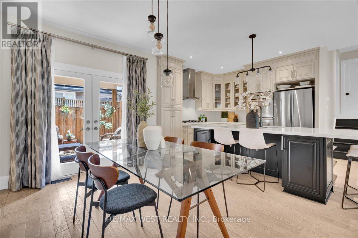 2456 Bridge Road, Oakville, Ontario  L6L 2H1 - Photo 3 - W13151524