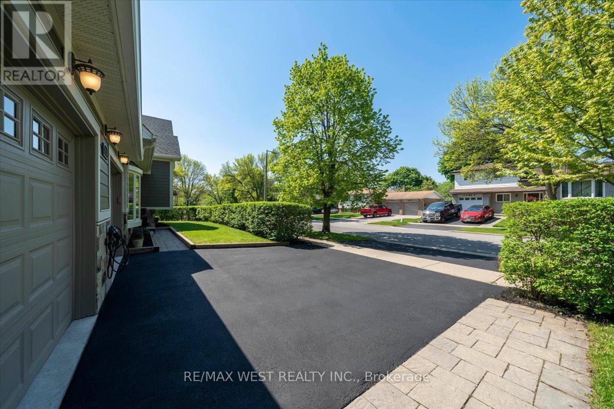 2456 Bridge Road, Oakville, Ontario  L6L 2H1 - Photo 35 - W13151524