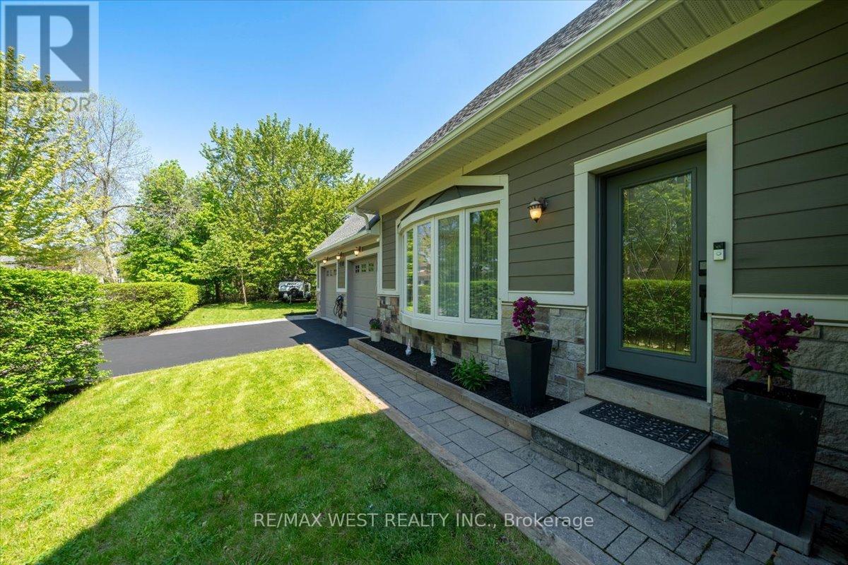 2456 Bridge Road, Oakville, Ontario  L6L 2H1 - Photo 37 - W13151524