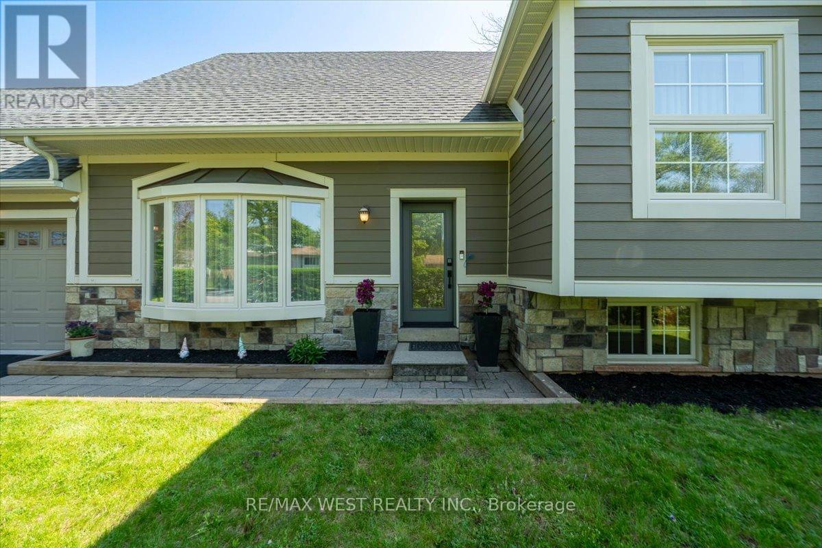 2456 Bridge Road, Oakville, Ontario  L6L 2H1 - Photo 39 - W13151524