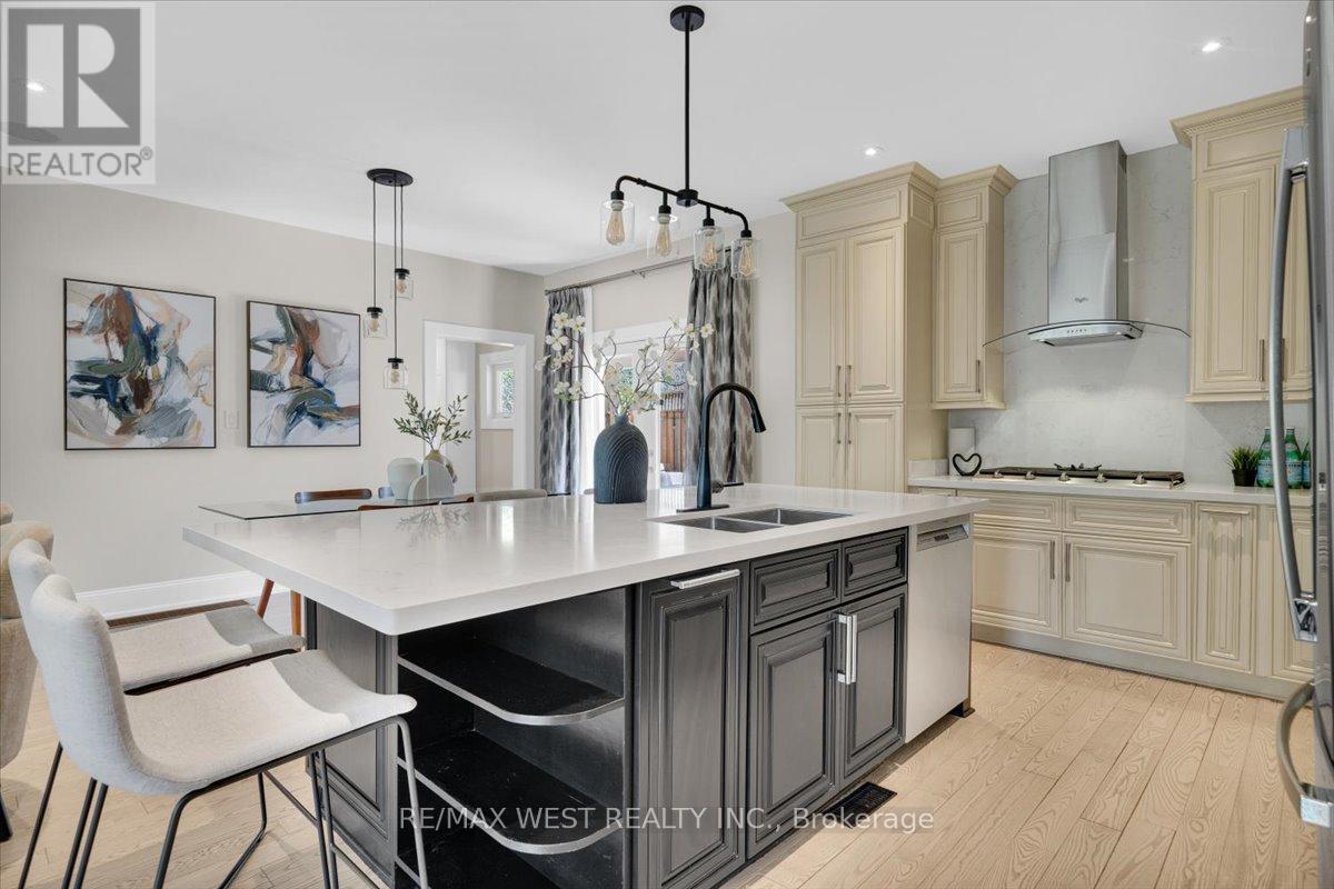2456 Bridge Road, Oakville, Ontario  L6L 2H1 - Photo 4 - W13151524
