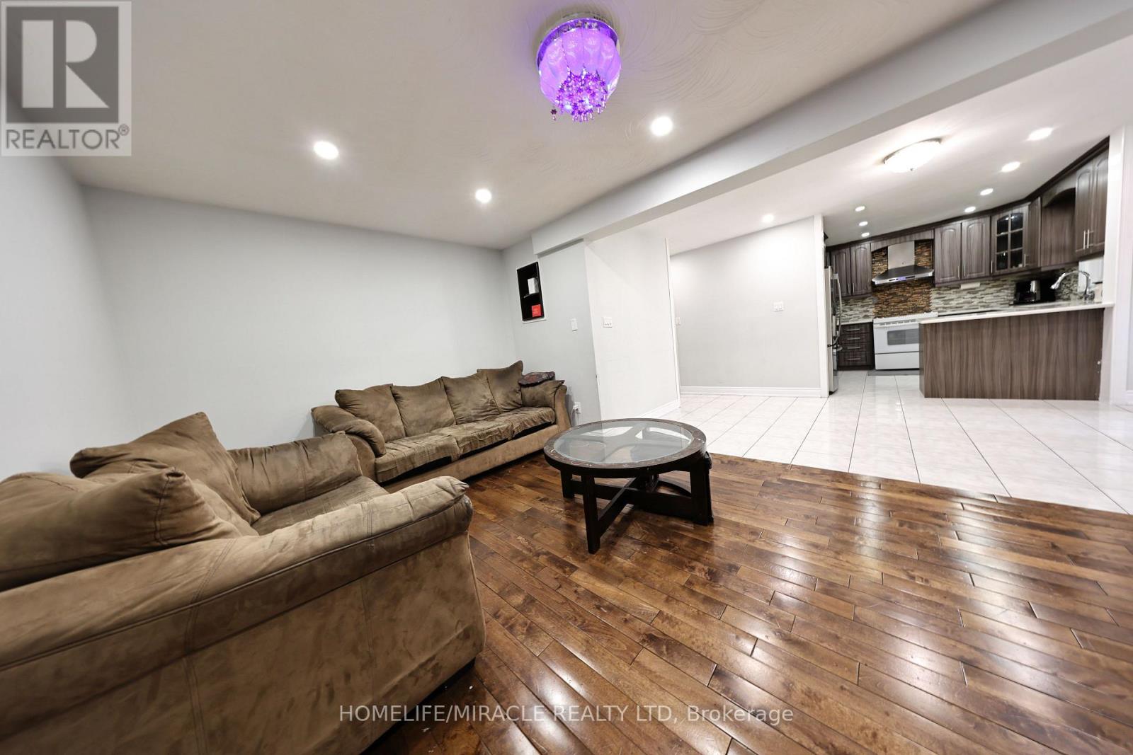 35 Kirk Drive, Brampton, Ontario  L6X 4E6 - Photo 14 - W13151528