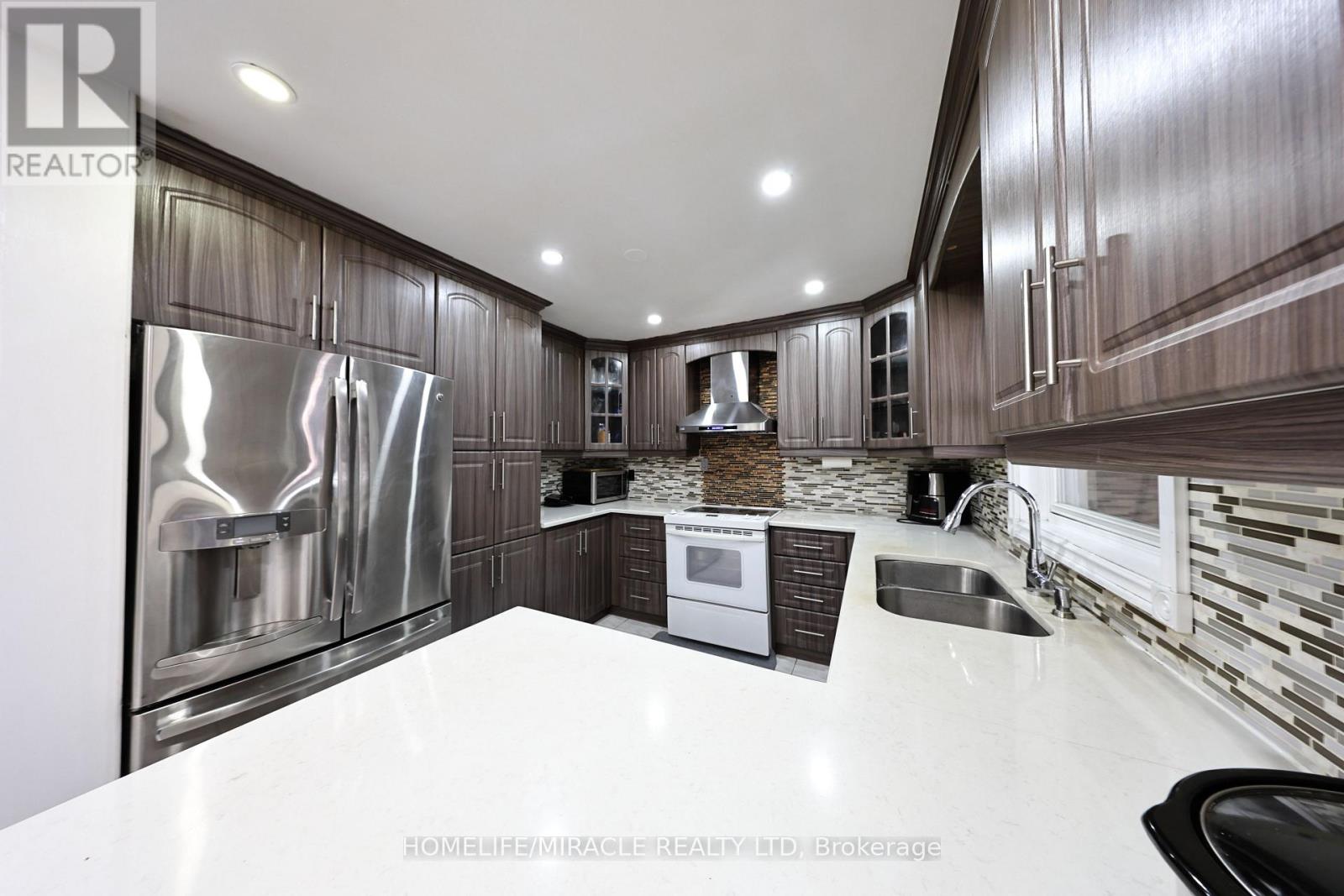 35 Kirk Drive, Brampton, Ontario  L6X 4E6 - Photo 9 - W13151528