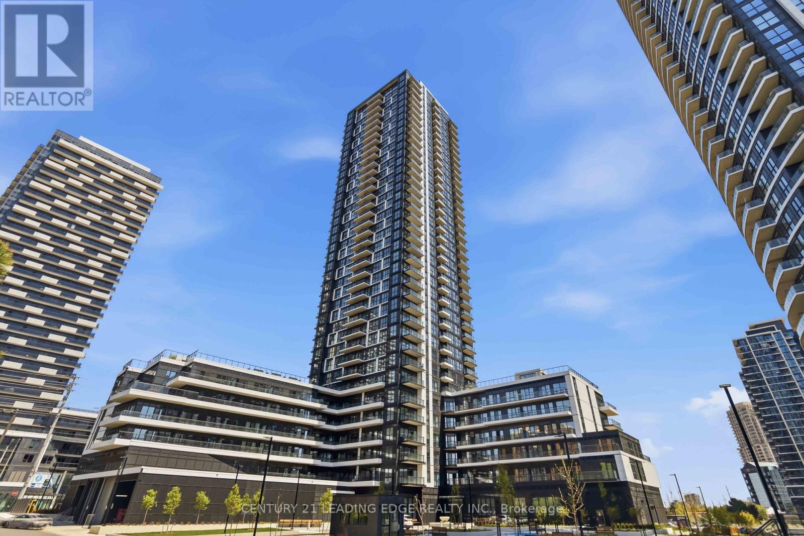 1004 - 15 Watergarden Drive, Mississauga, Ontario  L5R 0H4 - Photo 2 - W13151540