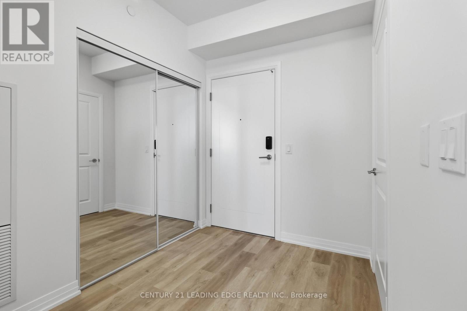 1004 - 15 Watergarden Drive, Mississauga, Ontario  L5R 0H4 - Photo 6 - W13151540