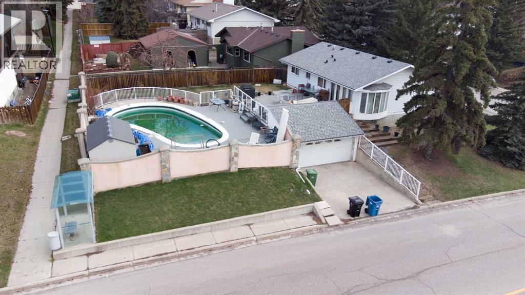 6803 Dalmeny Gate NW, Calgary, Alberta  T3A 1T5 - Photo 3 - A2312479