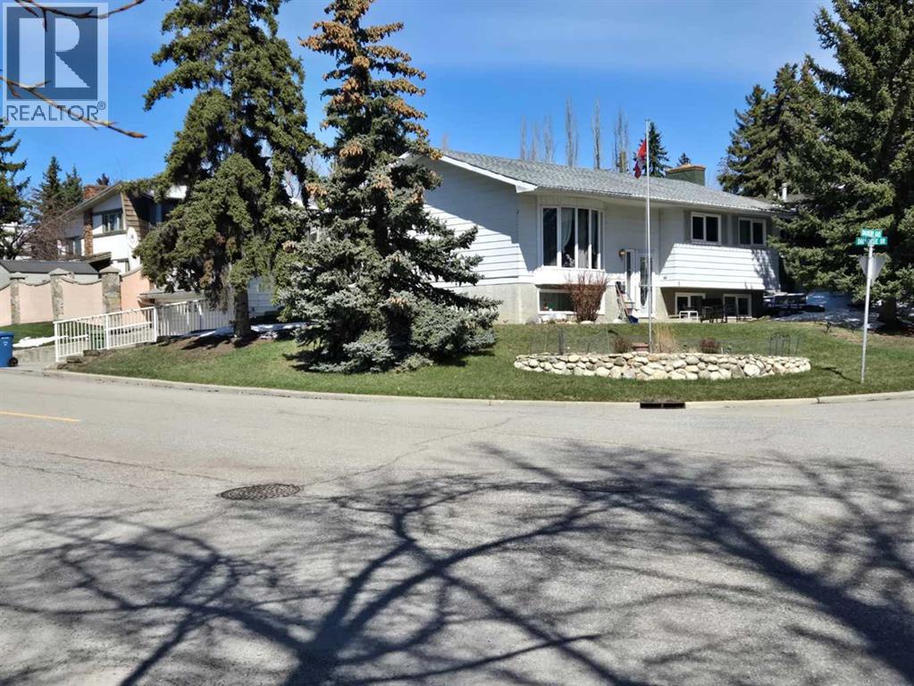 6803 Dalmeny Gate NW, Calgary, Alberta  T3A 1T5 - Photo 2 - A2312479