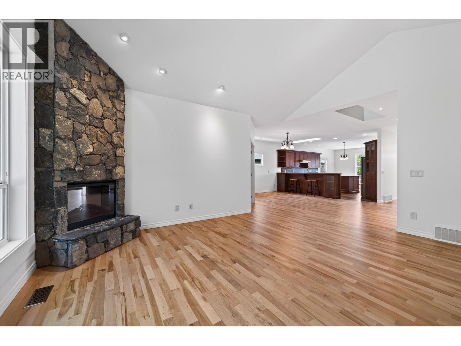 606 Stoneridge Lane, Kamloops, British Columbia  V2H 0A7 - Photo 14 - 10387188