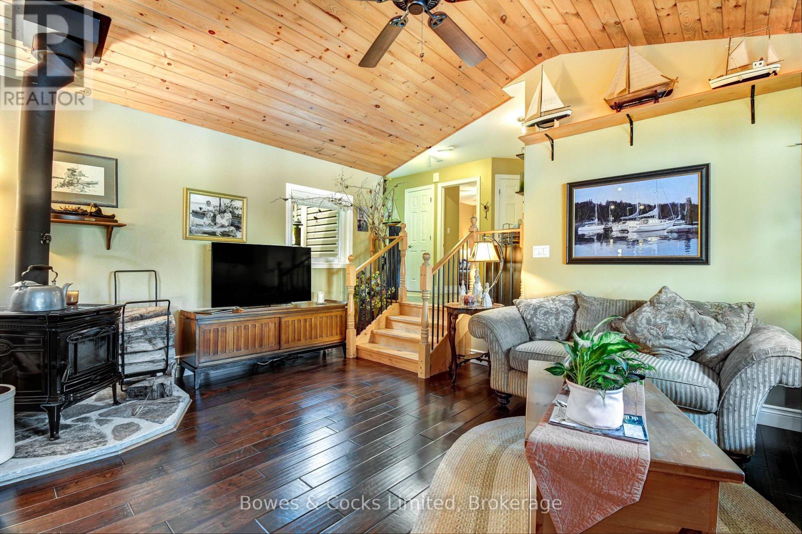 754 Renwick Road, North Kawartha, Ontario  K0L 1A0 - Photo 6 - X12927068