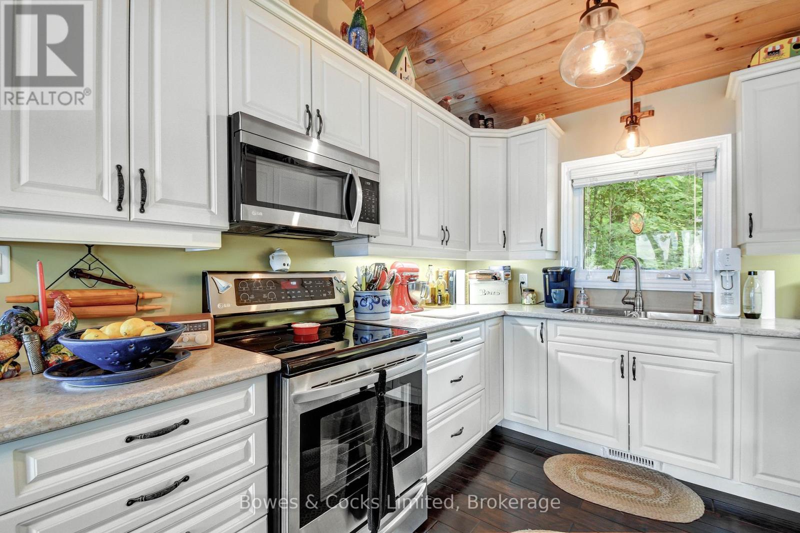 754 Renwick Road, North Kawartha, Ontario  K0L 1A0 - Photo 9 - X12927068