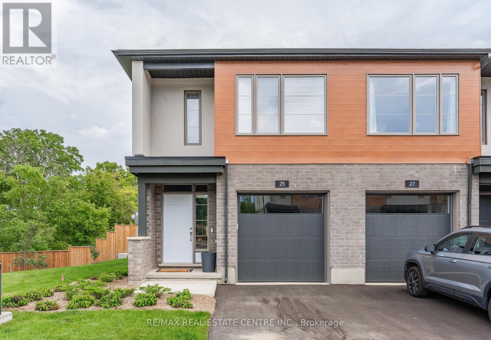 25 STEELE CRESCENT