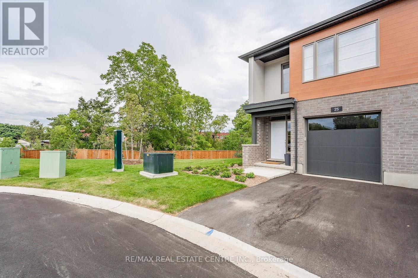 25 Steele Crescent, Guelph, Ontario  N1E 0S7 - Photo 3 - X13151436