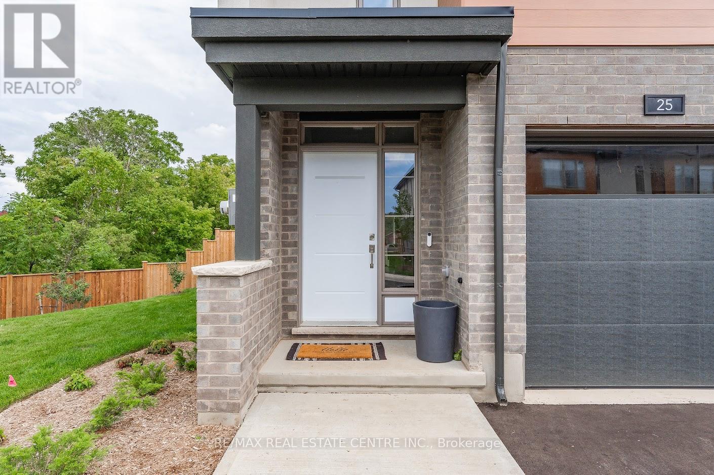 25 Steele Crescent, Guelph, Ontario  N1E 0S7 - Photo 4 - X13151436