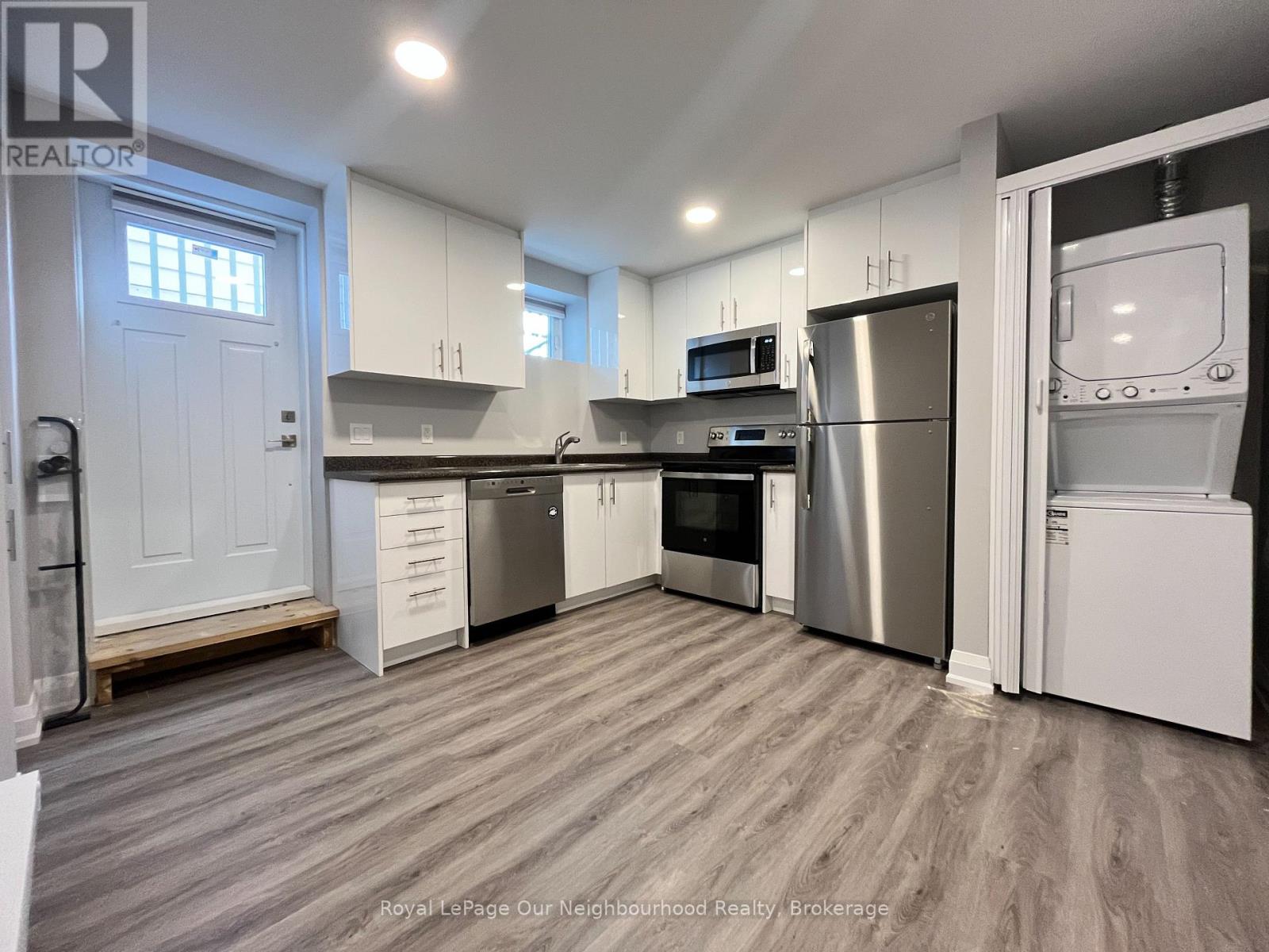 Lower - 146 Bartlett Avenue, Toronto, Ontario  M6H 3G1 - Photo 10 - W13151592