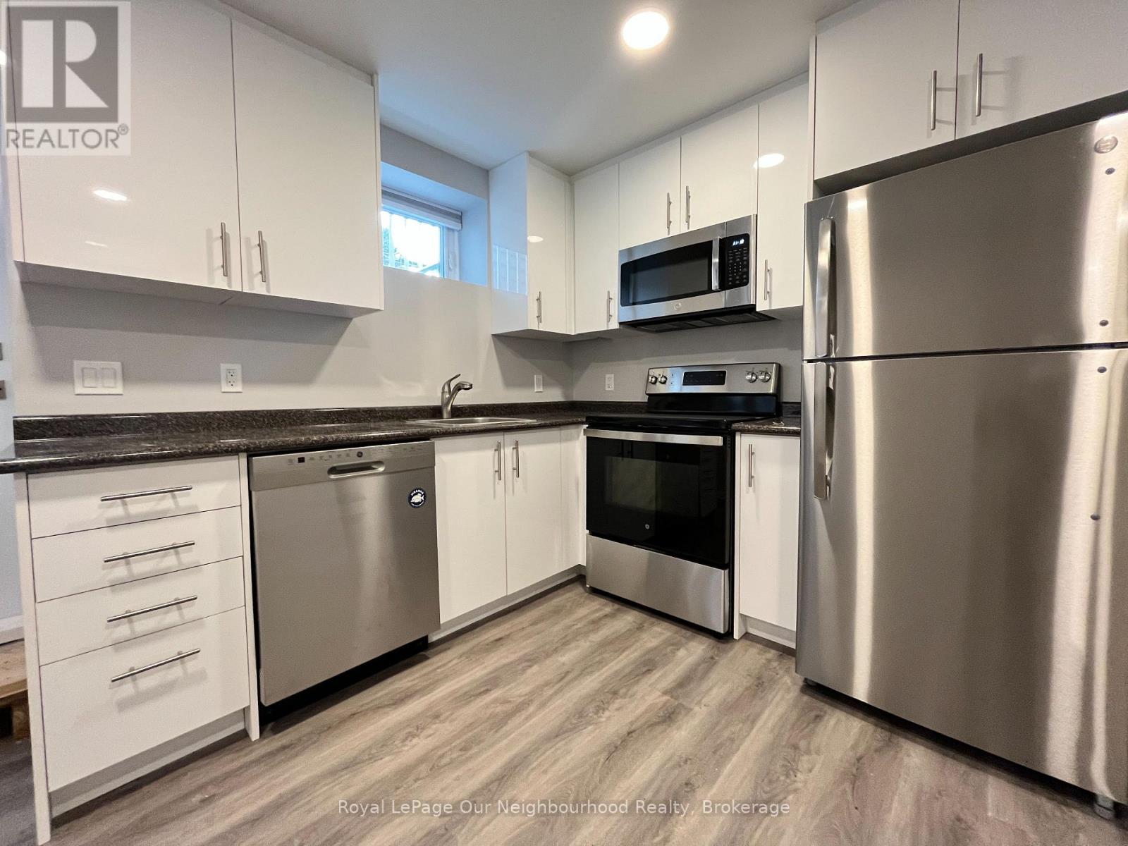 Lower - 146 Bartlett Avenue, Toronto, Ontario  M6H 3G1 - Photo 11 - W13151592
