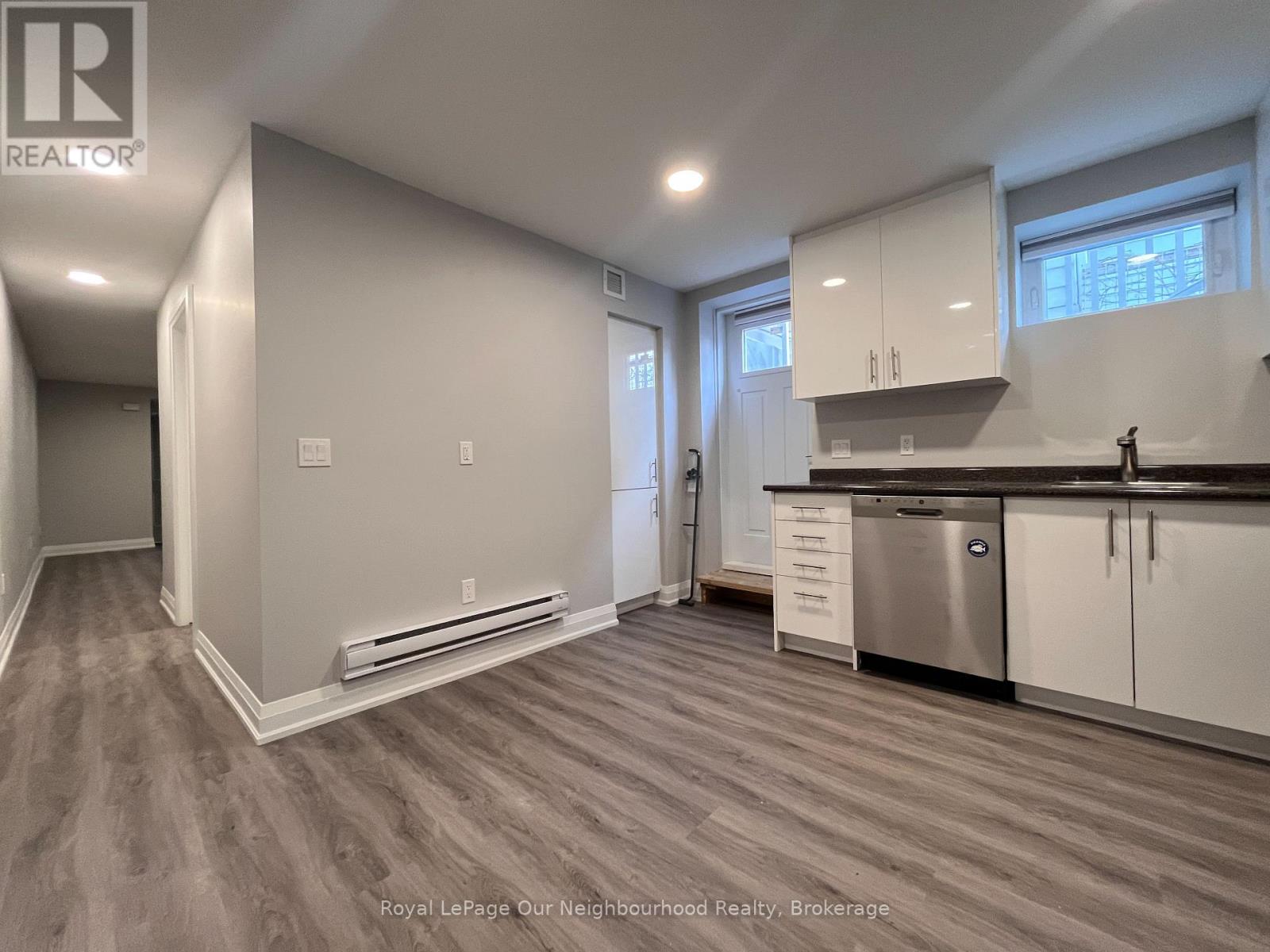 Lower - 146 Bartlett Avenue, Toronto, Ontario  M6H 3G1 - Photo 6 - W13151592