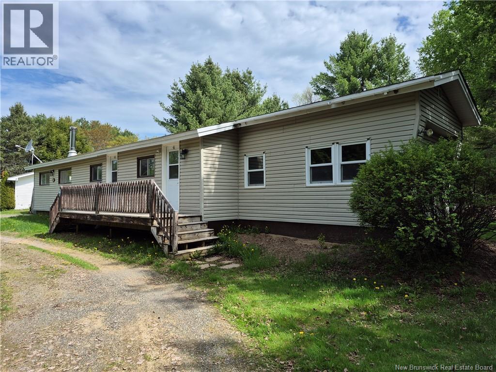 41 Rowan Street, Fredericton, New Brunswick  E3B 8M3 - Photo 2 - NB139932
