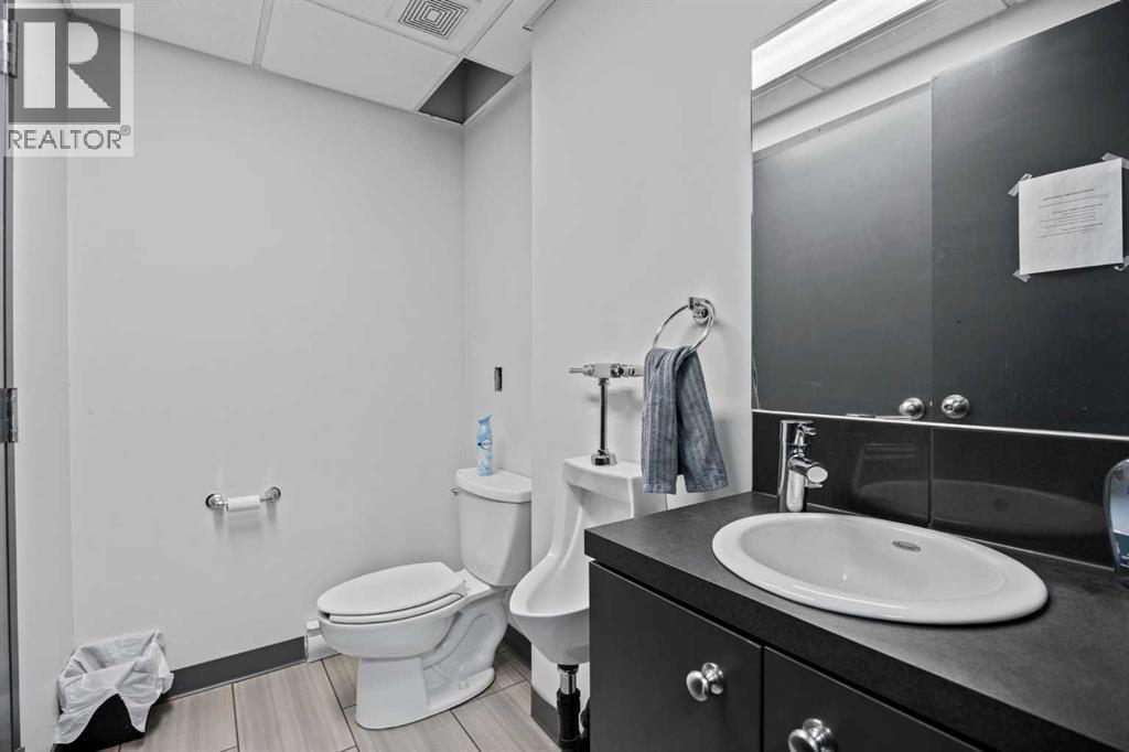 1742 10 Avenue SW, Calgary, Alberta  T3C 0J8 - Photo 18 - A2293149