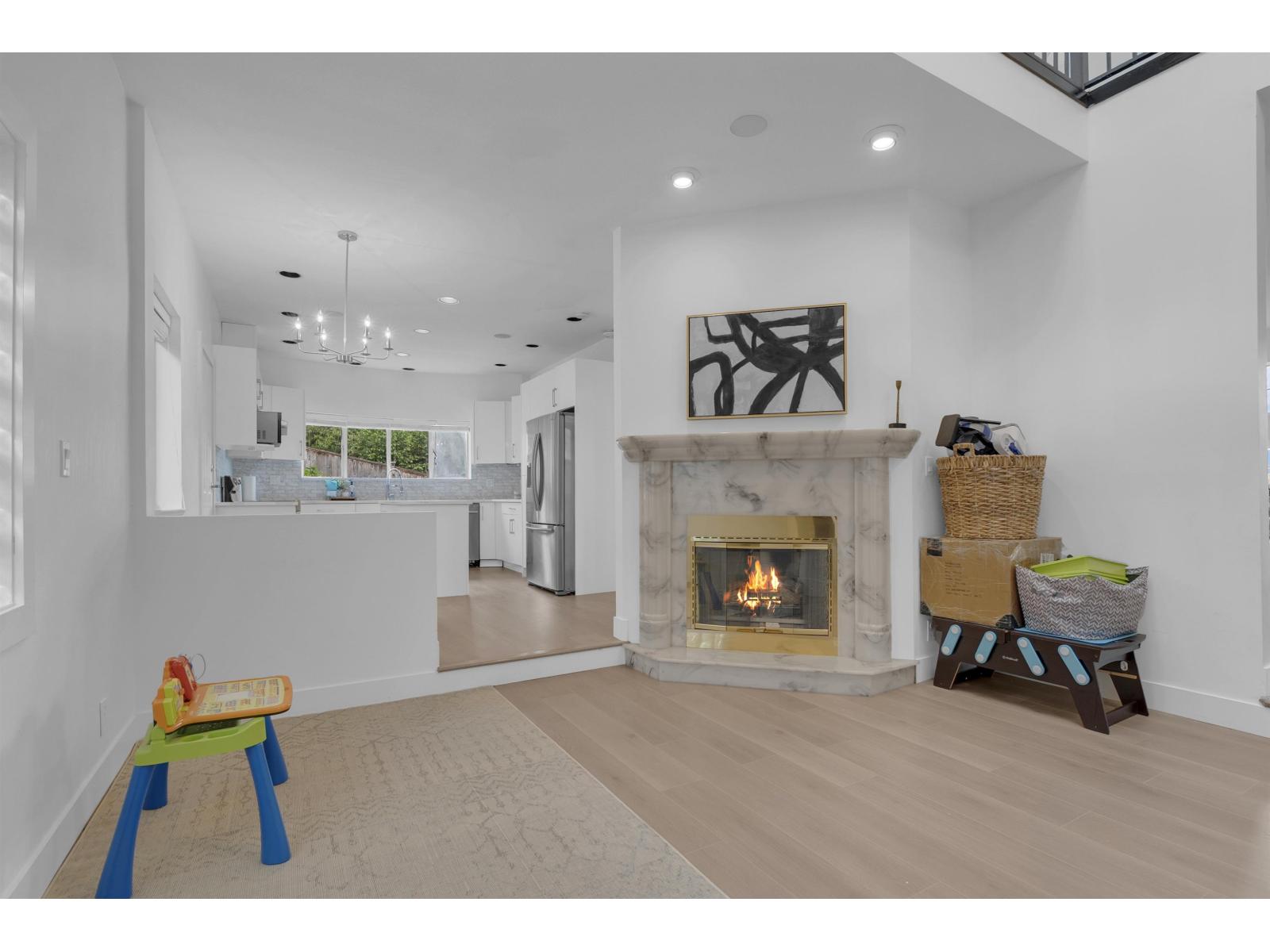 12110 101b Avenue, Surrey, British Columbia  V3V 7X6 - Photo 4 - R3120265