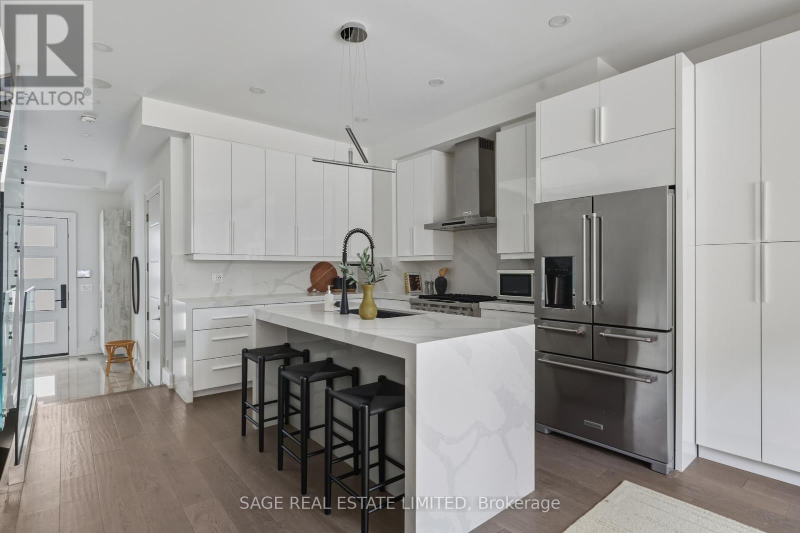 99a Memorial Park Avenue, Toronto, Ontario  M4J 2K1 - Photo 13 - E13024606