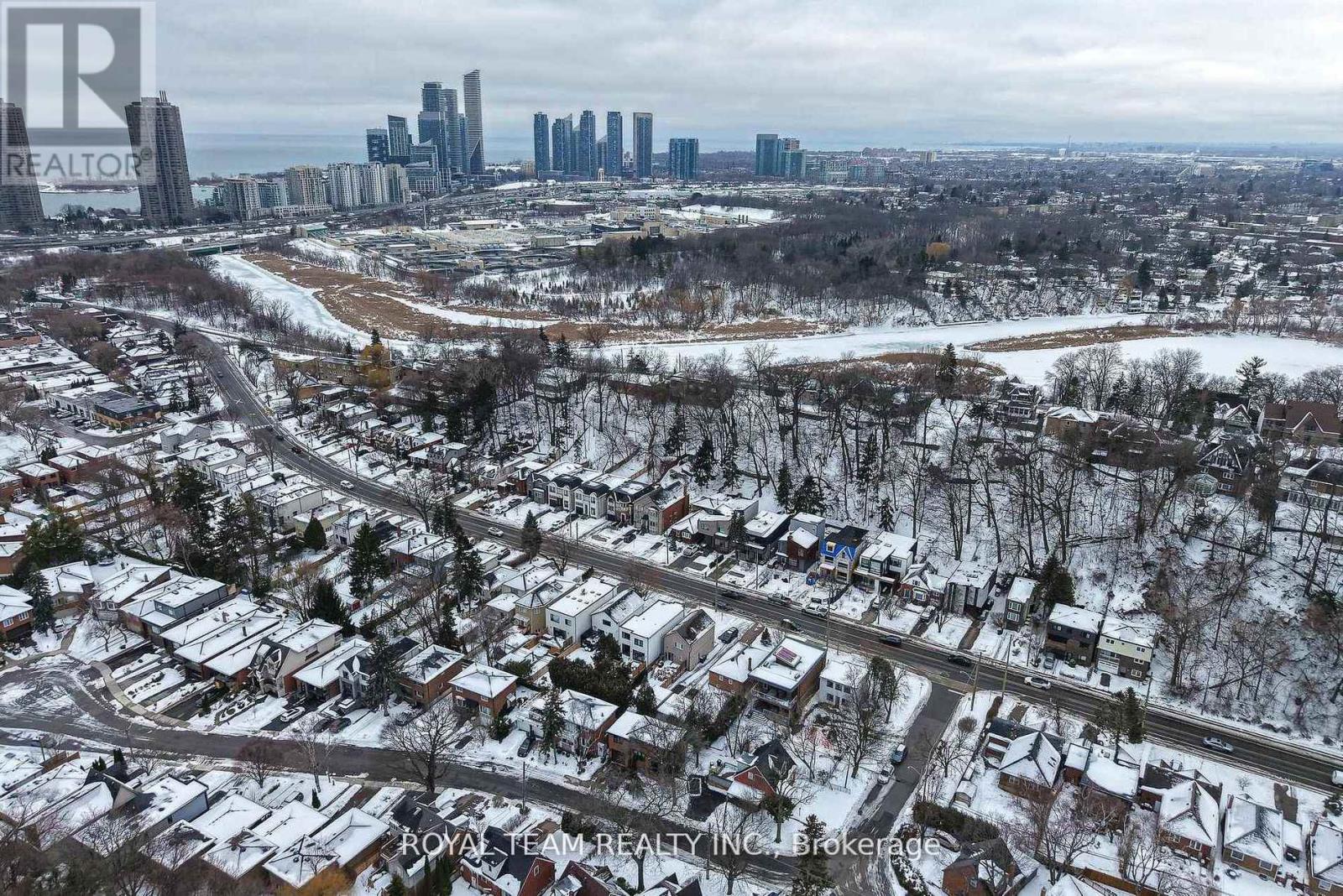 91 South Kingsway Way, Toronto, Ontario  M6S 3T4 - Photo 46 - W13088398