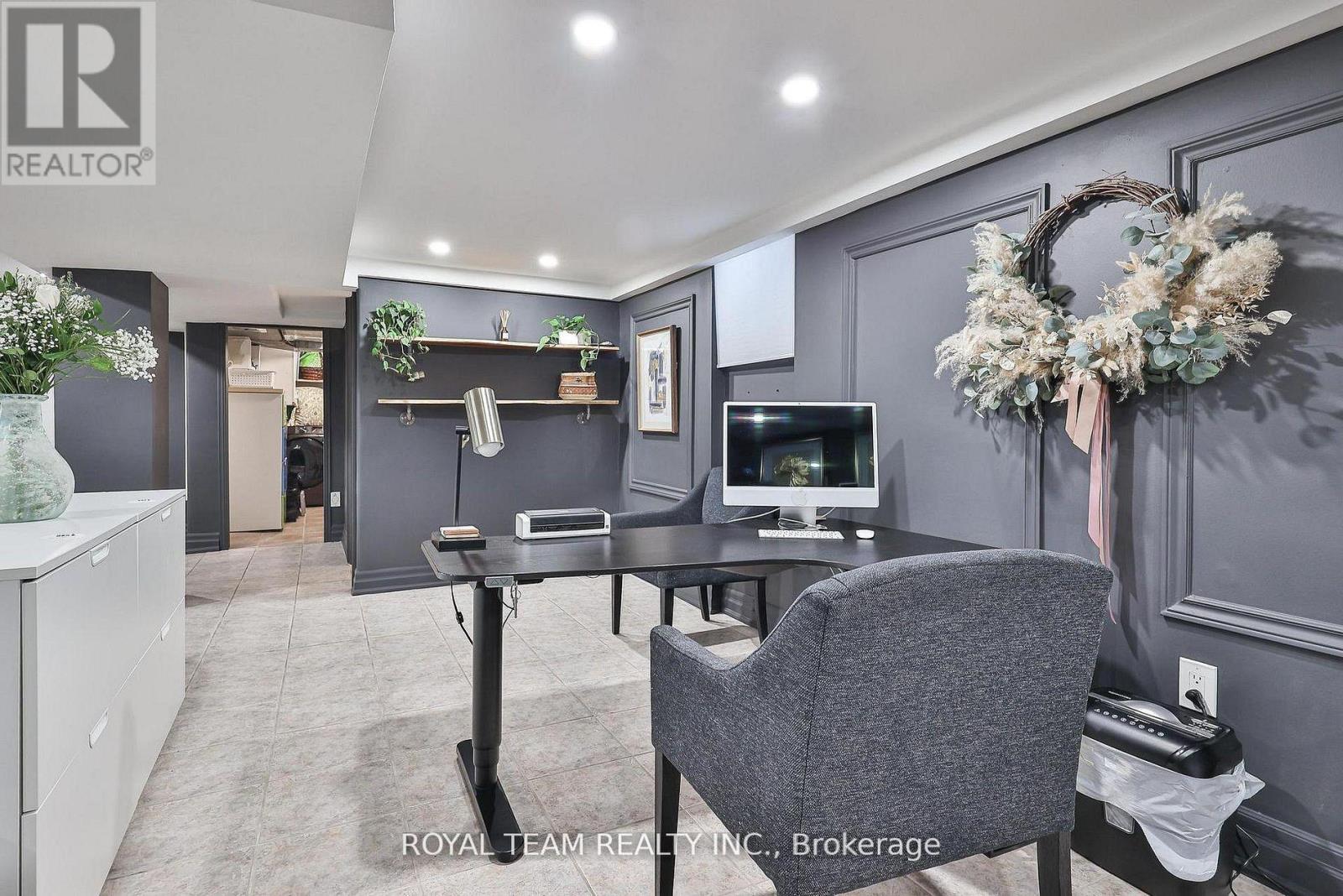 91 South Kingsway Way, Toronto, Ontario  M6S 3T4 - Photo 38 - W13088398