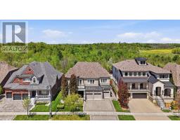 24 BLUFF TRAIL, King, Ontario