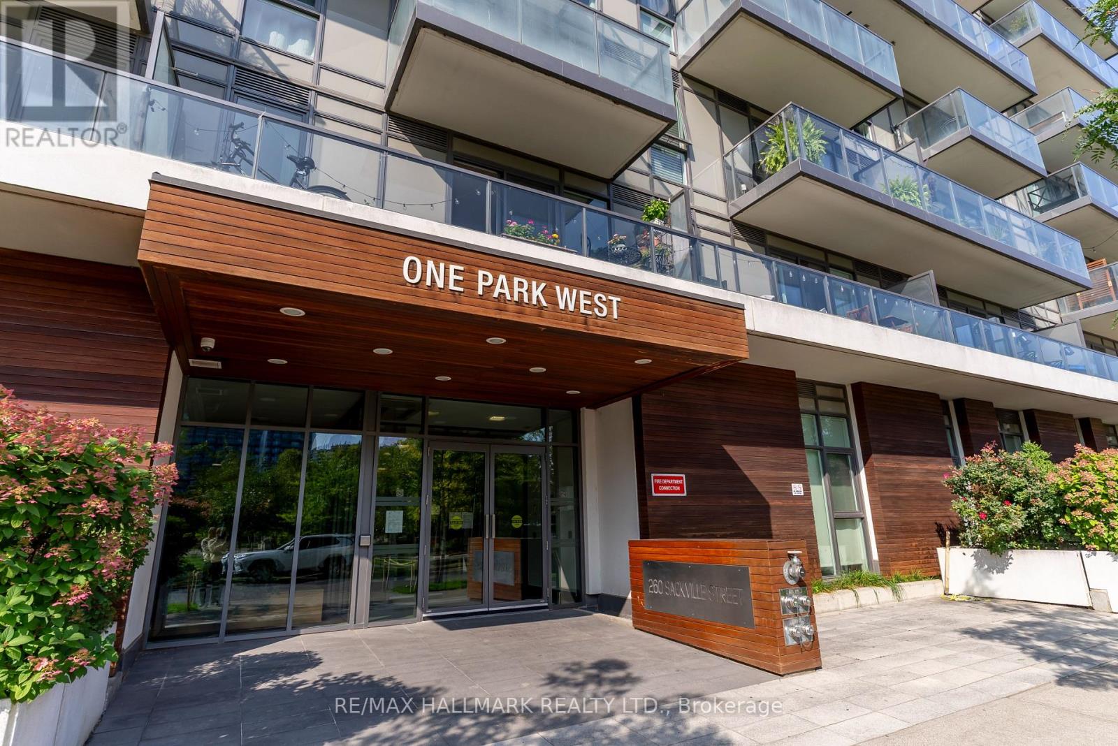813 - 260 SACKVILLE STREET, toronto (regent park), Ontario