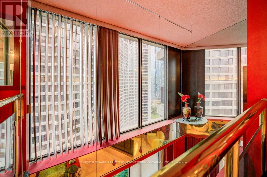 2409 - 33 Harbour Square, Toronto, Ontario  M5J 2G2 - Photo 37 - C13151786