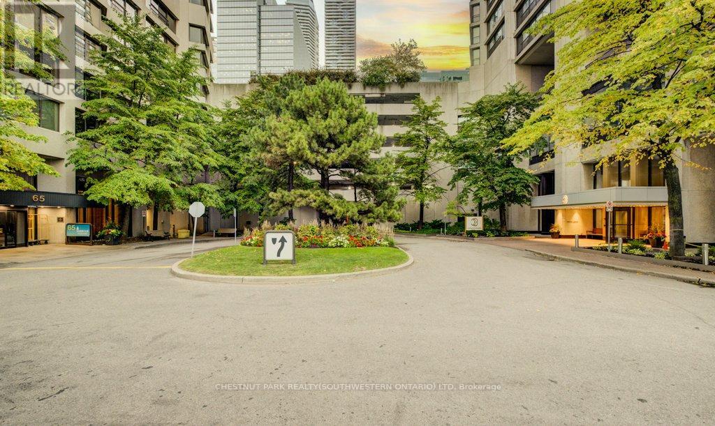 2409 - 33 Harbour Square, Toronto, Ontario  M5J 2G2 - Photo 4 - C13151786
