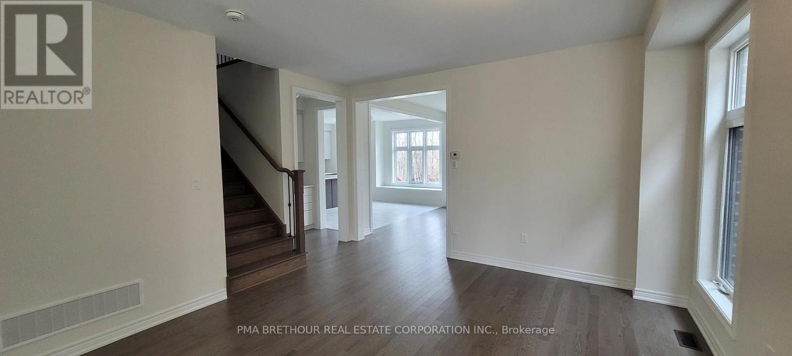 149 Dovedale Drive, Georgina, Ontario  L4P 0S6 - Photo 3 - N13151566