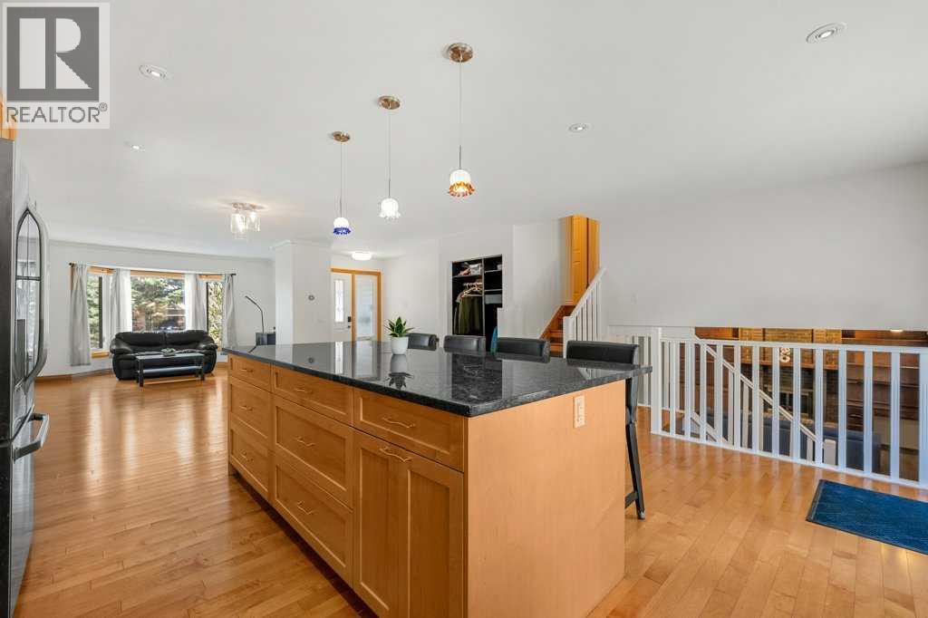 6108 Dalcastle Link NW, Calgary, Alberta  T3A 2P5 - Photo 9 - A2307886