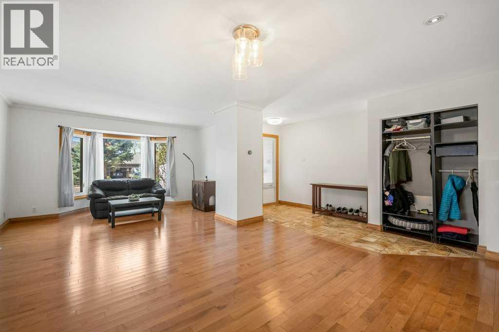 6108 Dalcastle Link NW, Calgary, Alberta  T3A 2P5 - Photo 3 - A2307886