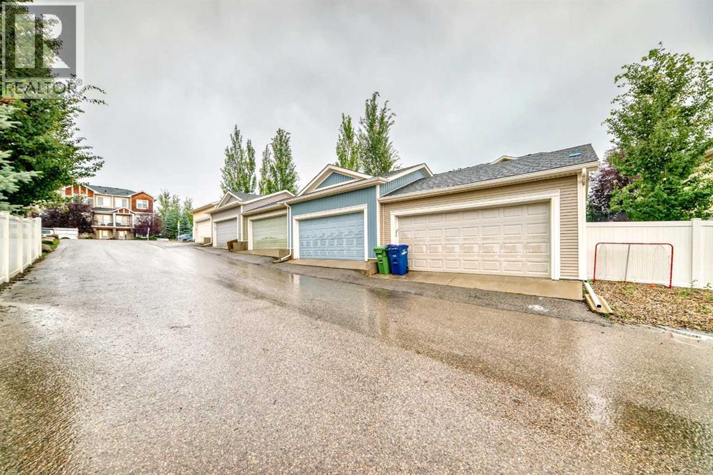 11 Kings Heights Drive SE, Airdrie, Alberta  T4A 0E6 - Photo 45 - A2310771