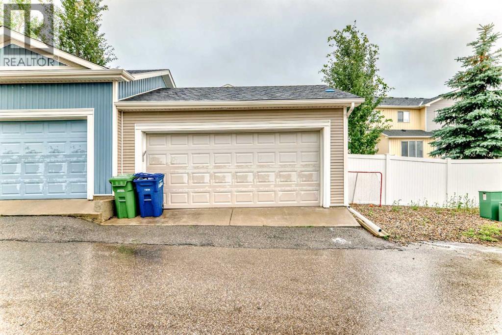 11 Kings Heights Drive SE, Airdrie, Alberta  T4A 0E6 - Photo 46 - A2310771