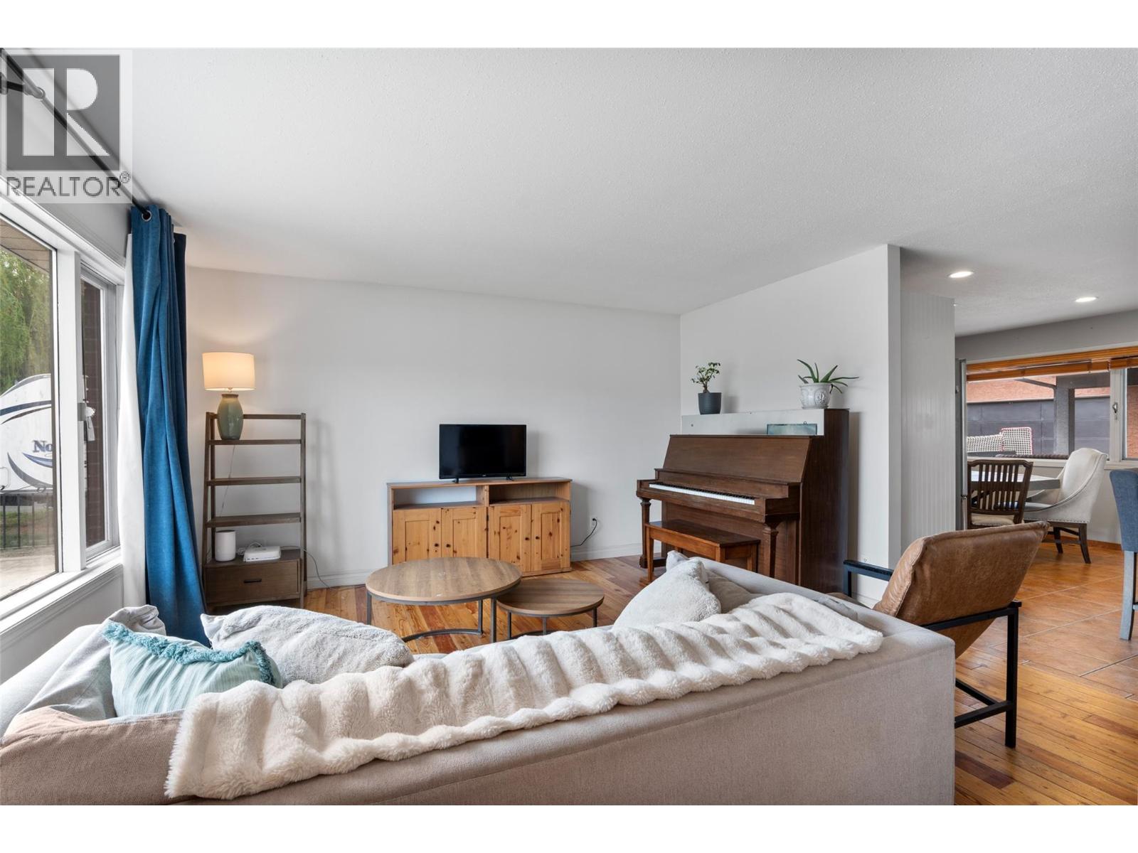 850 Windbreak Street, Kamloops, British Columbia  V2B 5P1 - Photo 8 - 10385454