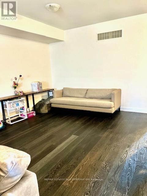 5 - 39 John Perkins Bull Drive, Toronto, Ontario  M3K 0B2 - Photo 4 - W13151542