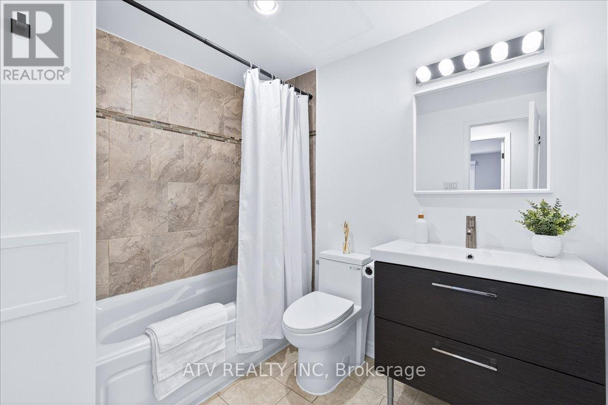 2504 Glamworth Crescent, Mississauga, Ontario  L5K 1G3 - Photo 24 - W13151572