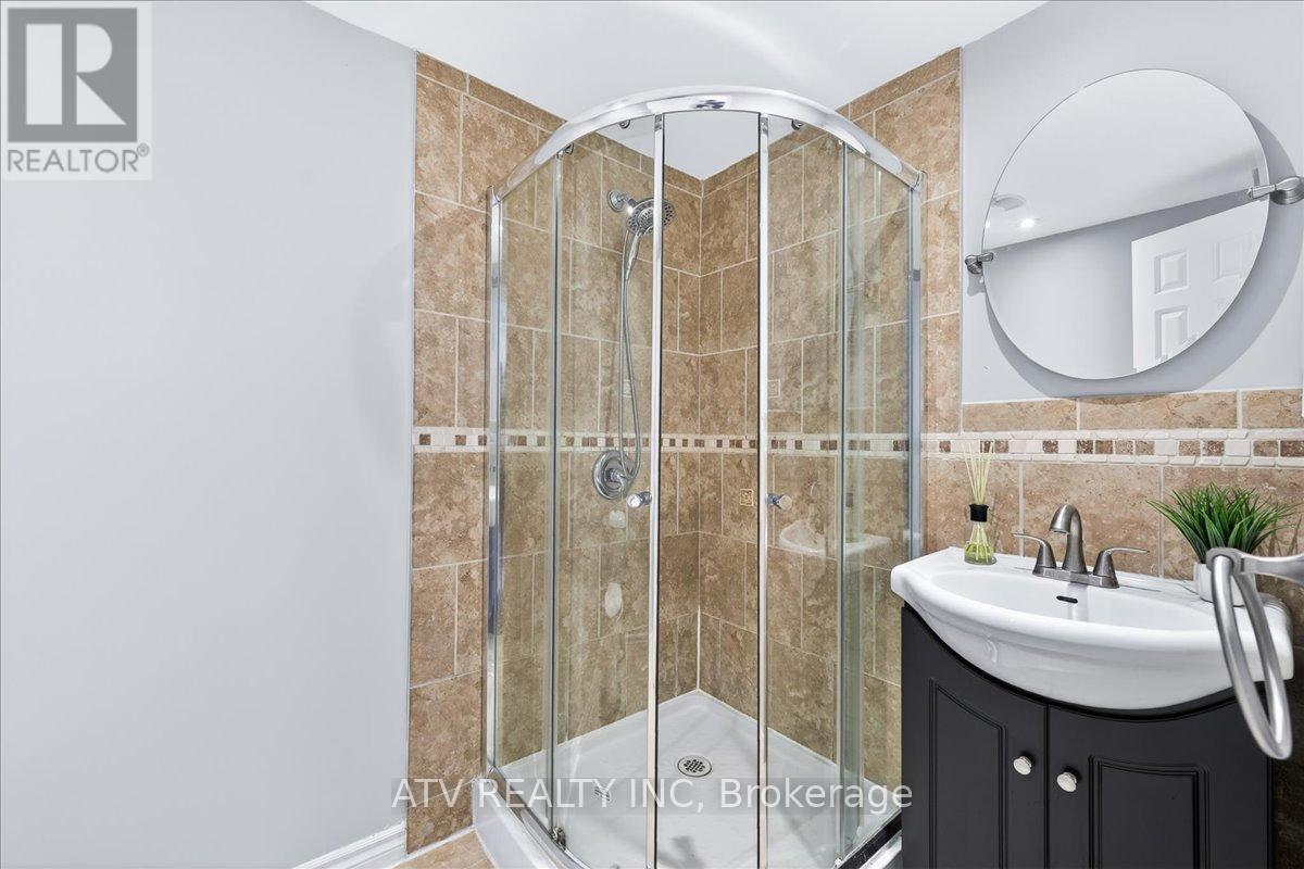 2504 Glamworth Crescent, Mississauga, Ontario  L5K 1G3 - Photo 31 - W13151572