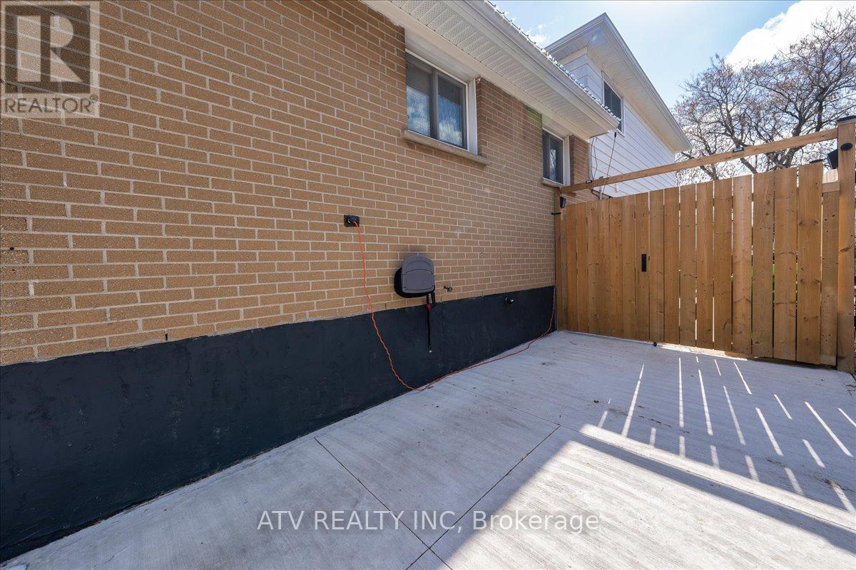 2504 Glamworth Crescent, Mississauga, Ontario  L5K 1G3 - Photo 42 - W13151572