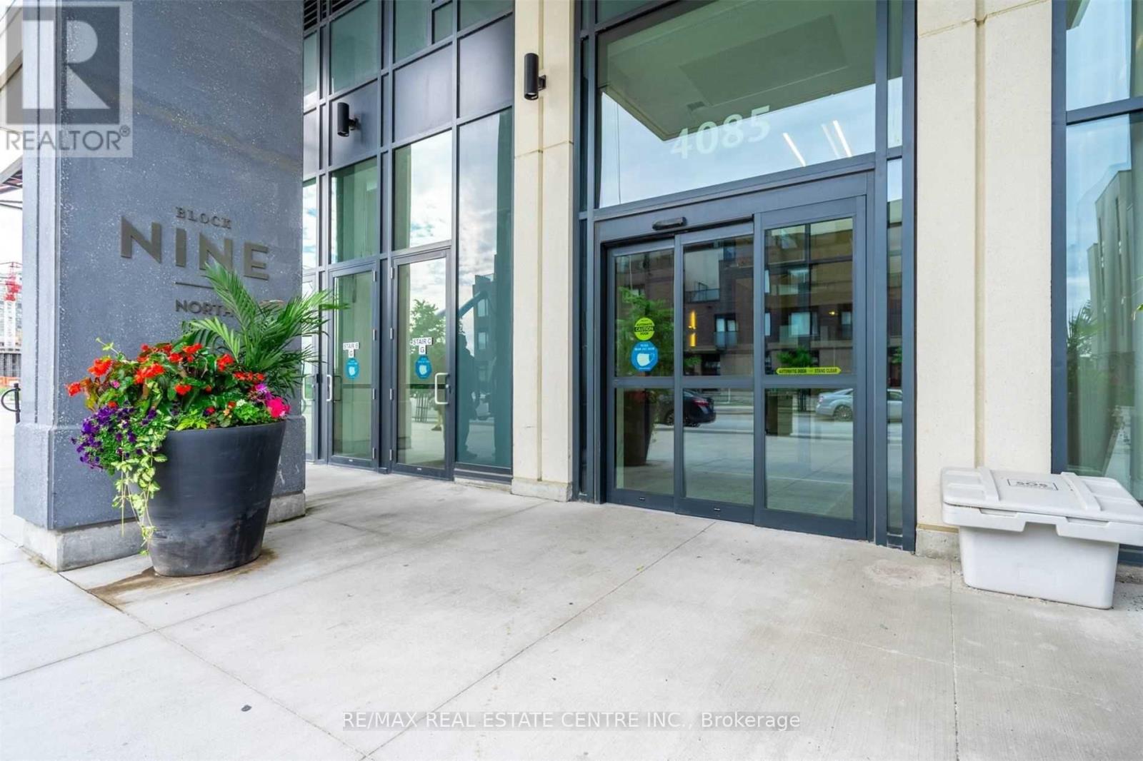 902 - 4085 Parkside Village Drive, Mississauga, Ontario  L5B 0K9 - Photo 2 - W13151602