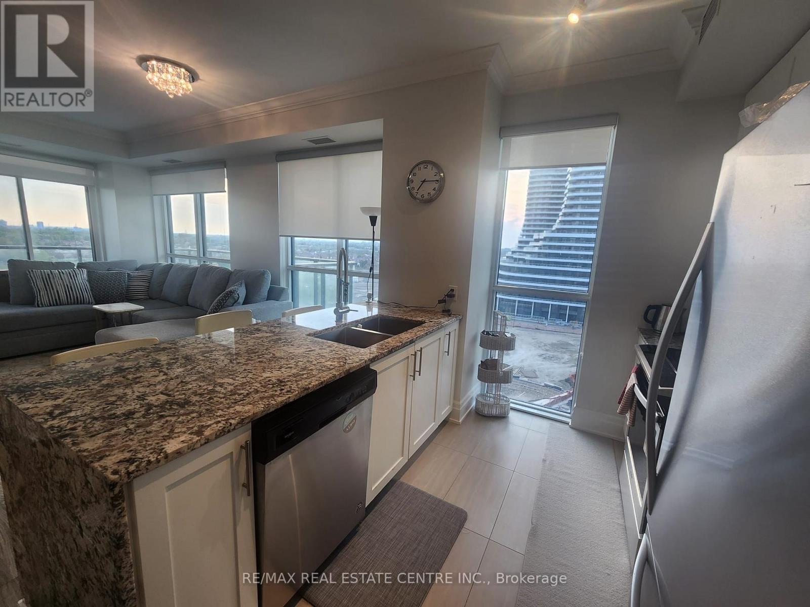 902 - 4085 Parkside Village Drive, Mississauga, Ontario  L5B 0K9 - Photo 5 - W13151602