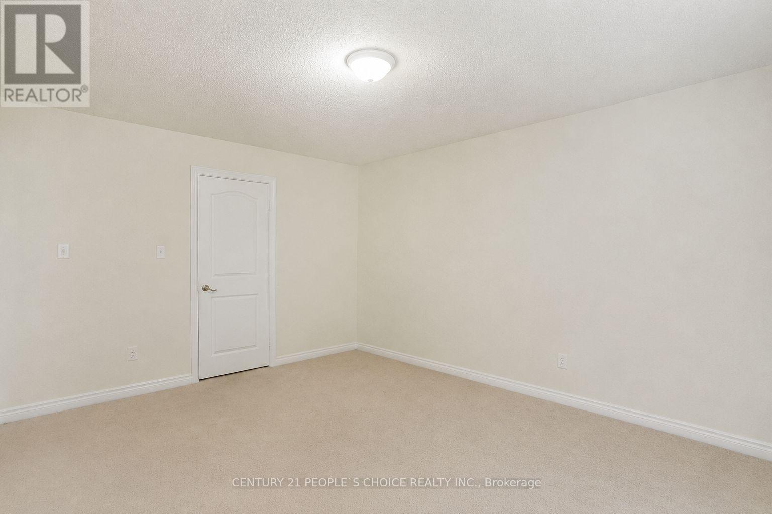 4 Saint Grace Court, Brampton, Ontario L6P 3B8 - Photo 5 - W13151632