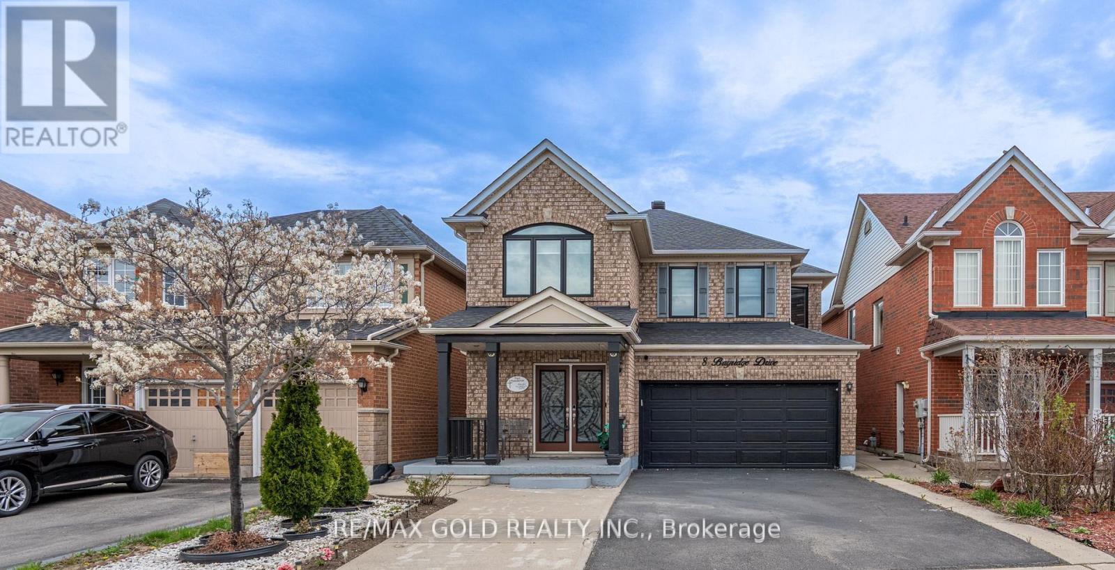 8 BAYRIDGE DRIVE, Brampton, Ontario