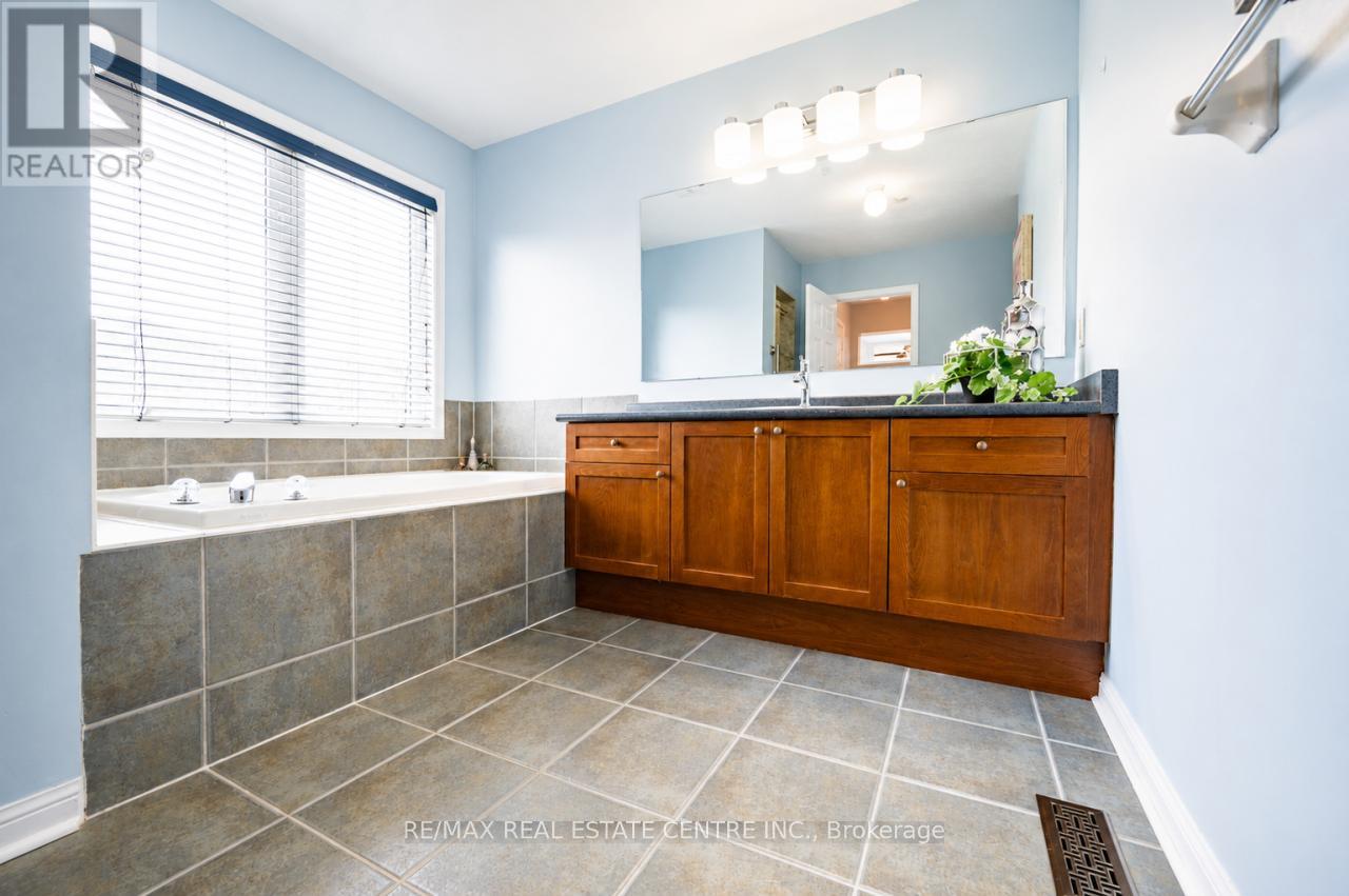 3672 Swanson Drive, Mississauga, Ontario  L5N 8J6 - Photo 22 - W13151680
