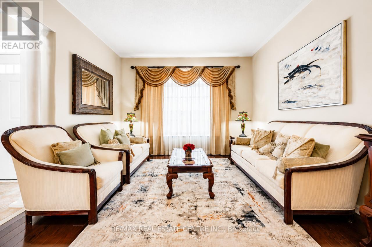 3672 Swanson Drive, Mississauga, Ontario  L5N 8J6 - Photo 4 - W13151680