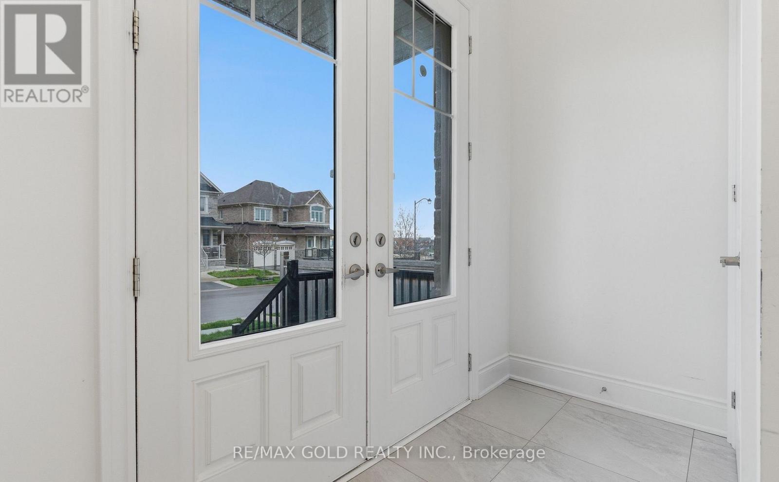 32 Dotchson Avenue, Caledon, Ontario  L7C 4G6 - Photo 2 - W13151700